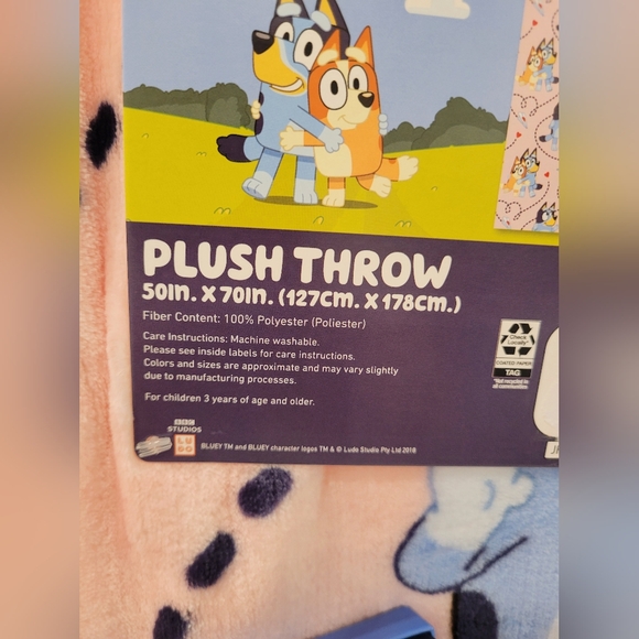 Bluey Plush Throw Blanket With Four Jewelry Sets - Picture 3 of 6